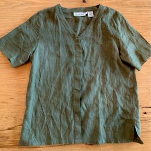 Deane & White Women’s‎ Size S Top Green 100% Linen Short Sleeve Hidden Bu…